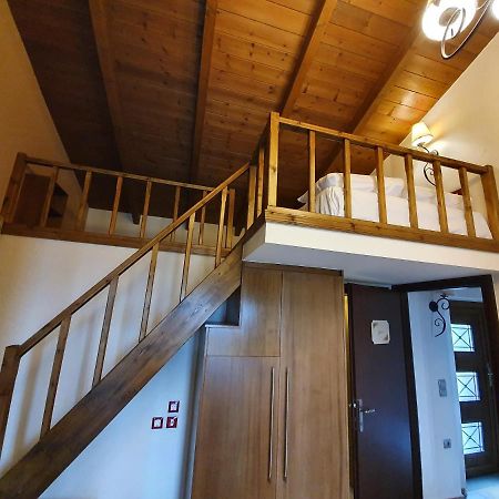 The View Village - Villas Suites & Spa Karpenísion エクステリア 写真