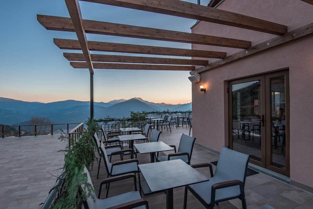 The View Village - Villas Suites & Spa Karpenísion エクステリア 写真