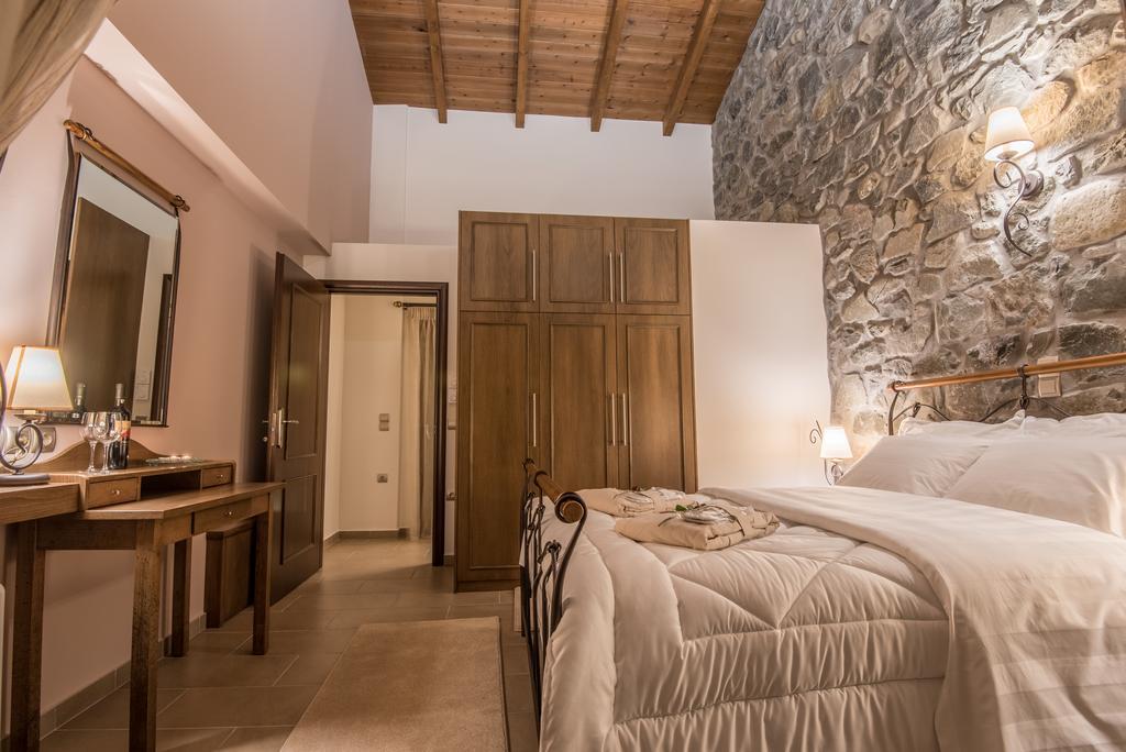 The View Village - Villas Suites & Spa Karpenísion エクステリア 写真