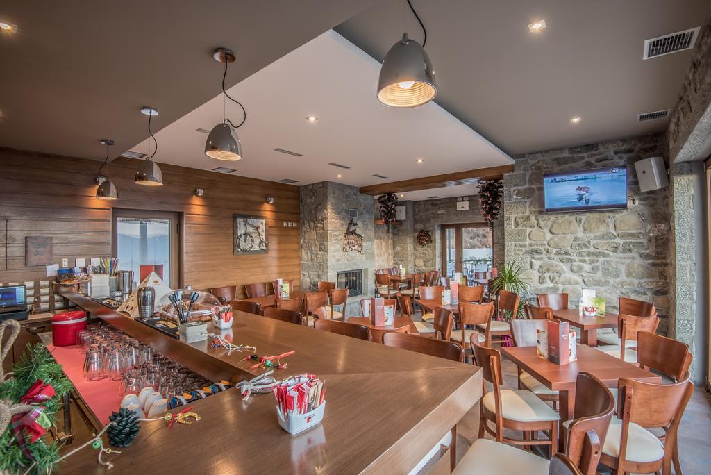 The View Village - Villas Suites & Spa Karpenísion エクステリア 写真