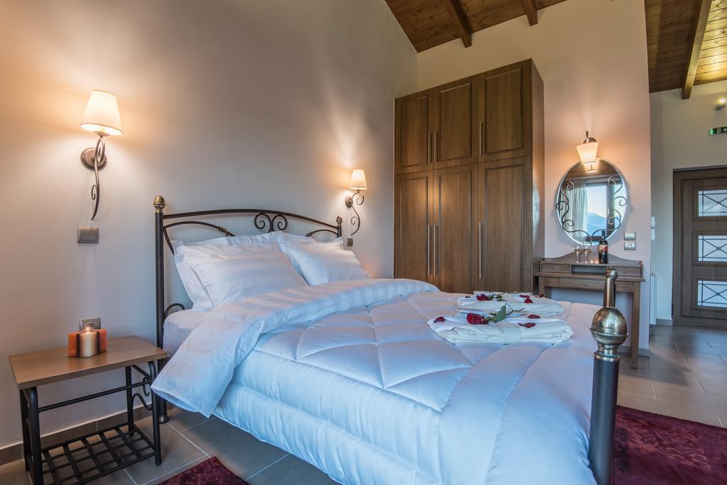 The View Village - Villas Suites & Spa Karpenísion エクステリア 写真