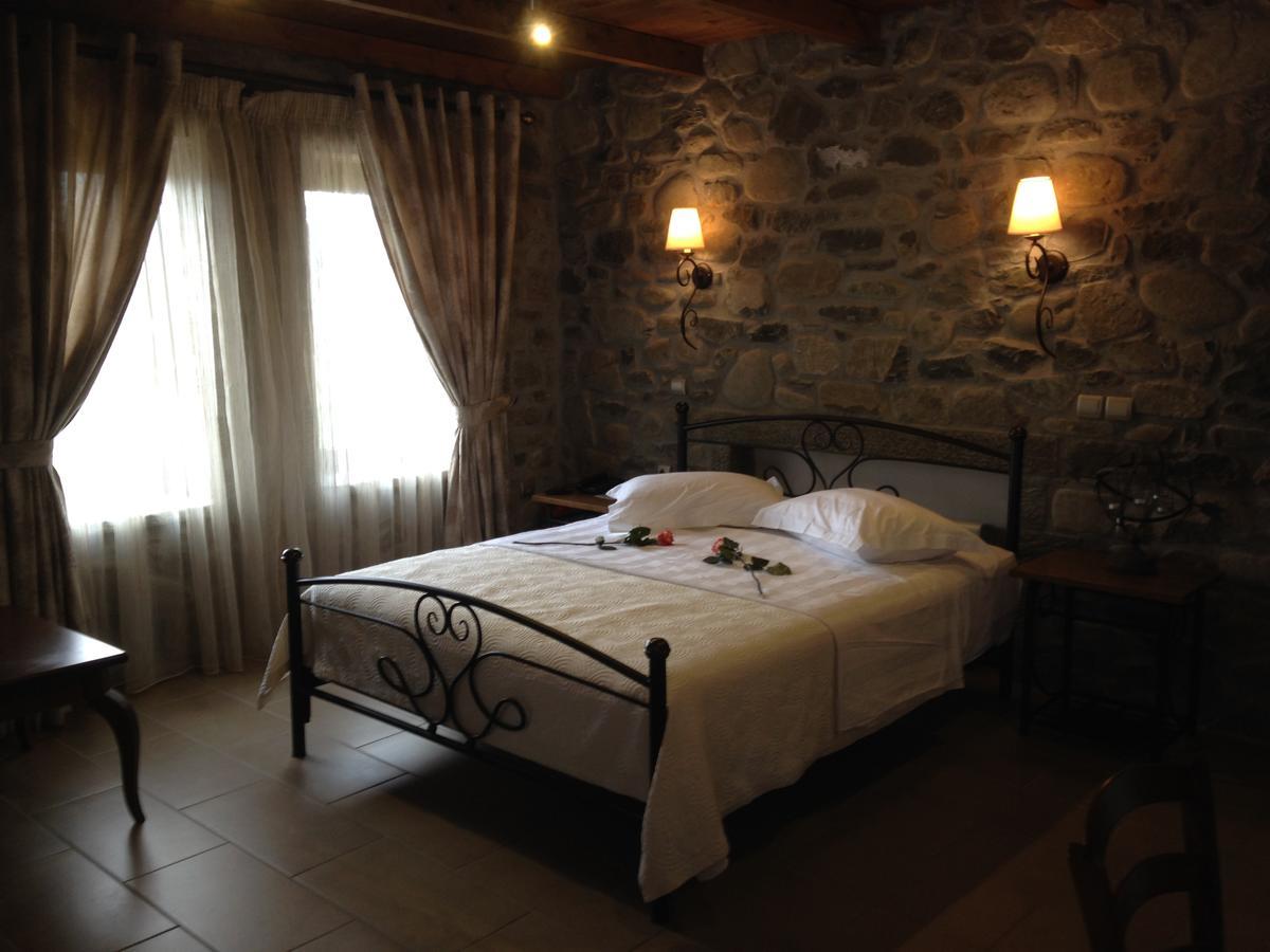 The View Village - Villas Suites & Spa Karpenísion エクステリア 写真