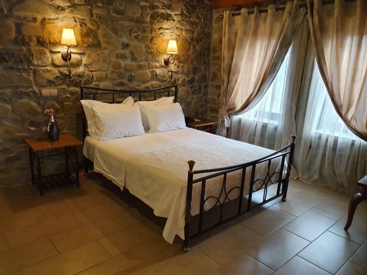 The View Village - Villas Suites & Spa Karpenísion エクステリア 写真