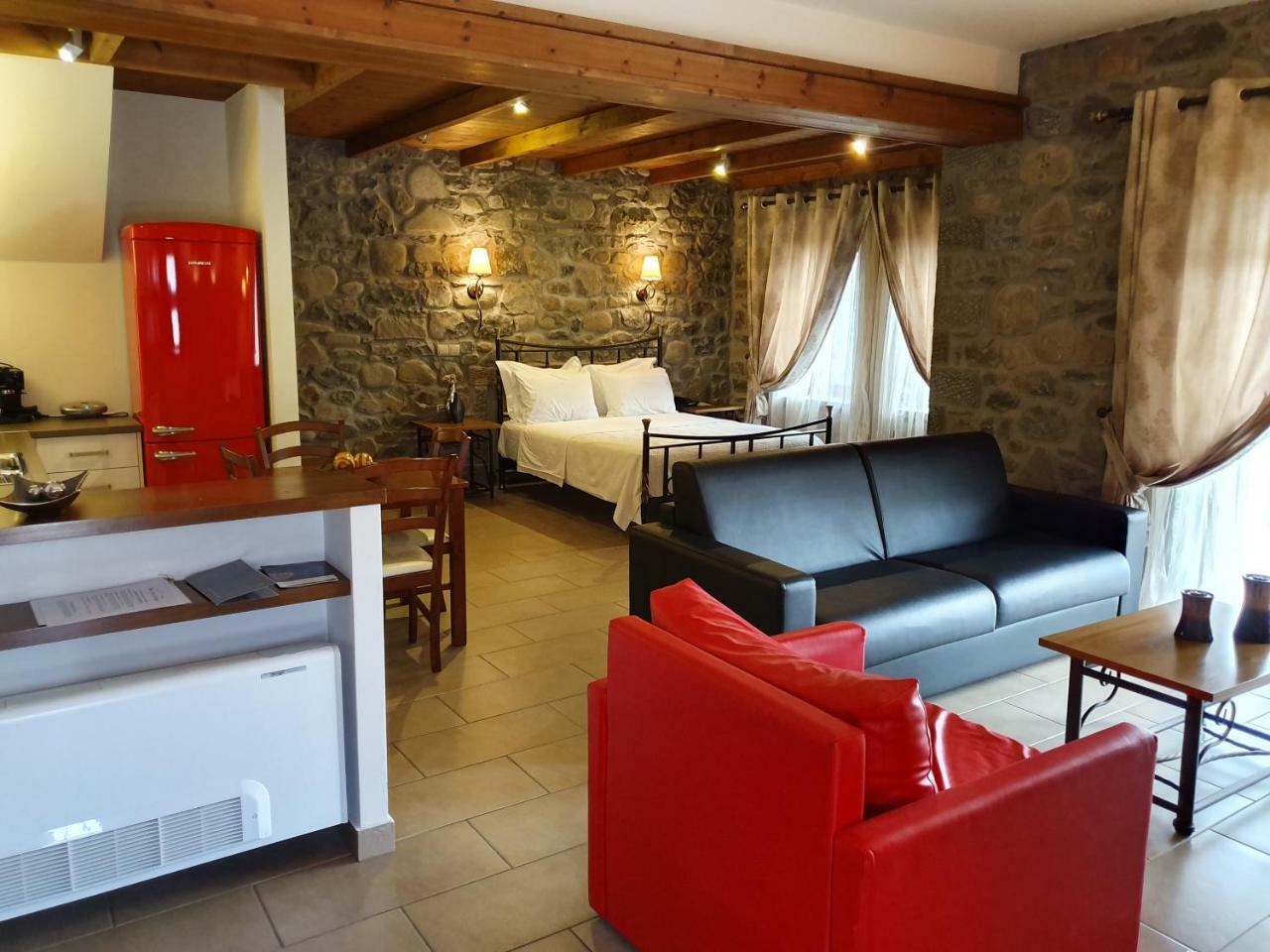 The View Village - Villas Suites & Spa Karpenísion エクステリア 写真