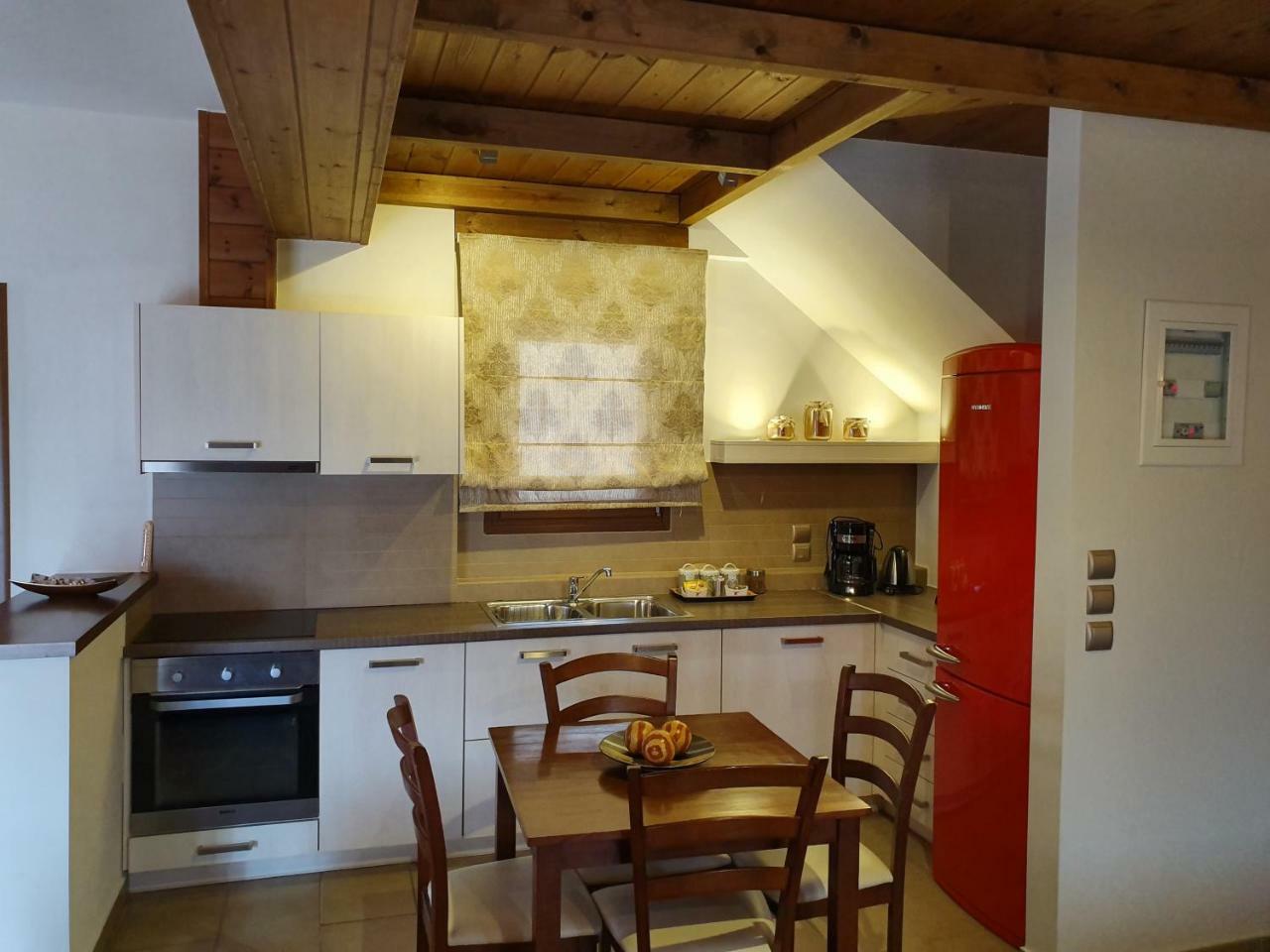 The View Village - Villas Suites & Spa Karpenísion エクステリア 写真