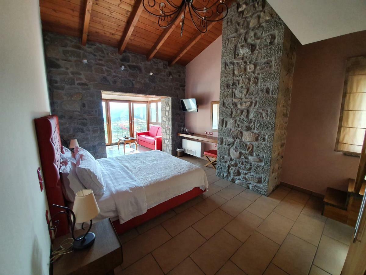 The View Village - Villas Suites & Spa Karpenísion エクステリア 写真