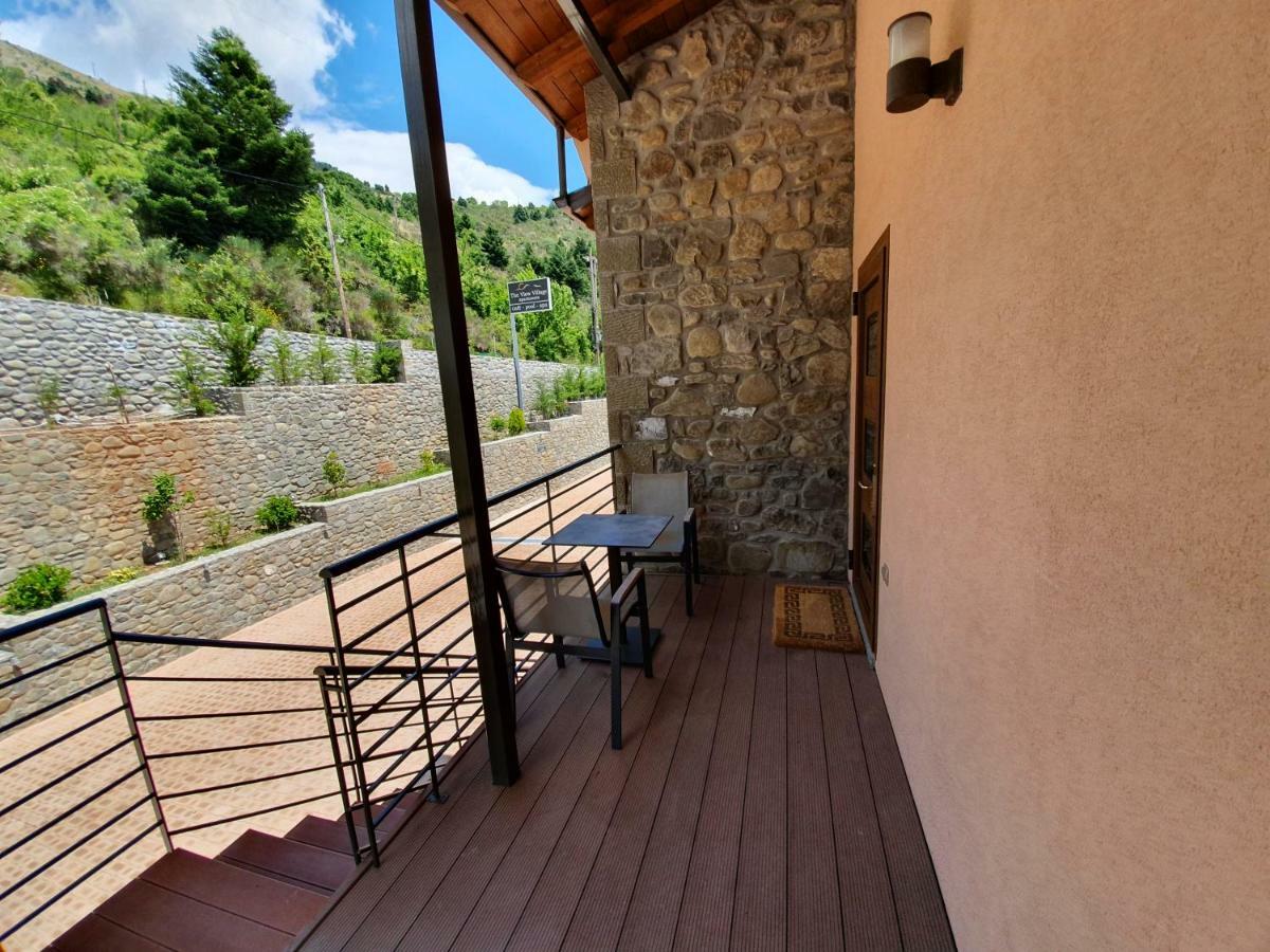The View Village - Villas Suites & Spa Karpenísion エクステリア 写真