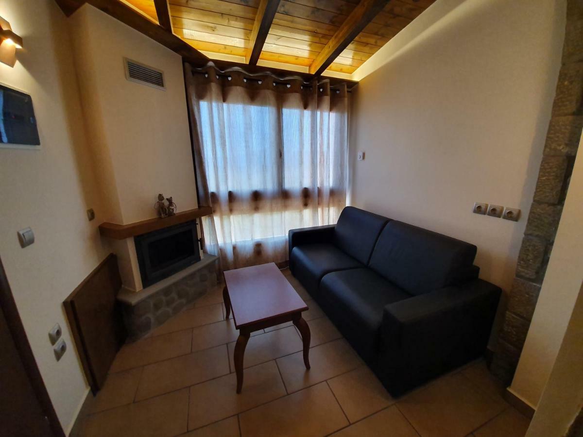 The View Village - Villas Suites & Spa Karpenísion エクステリア 写真