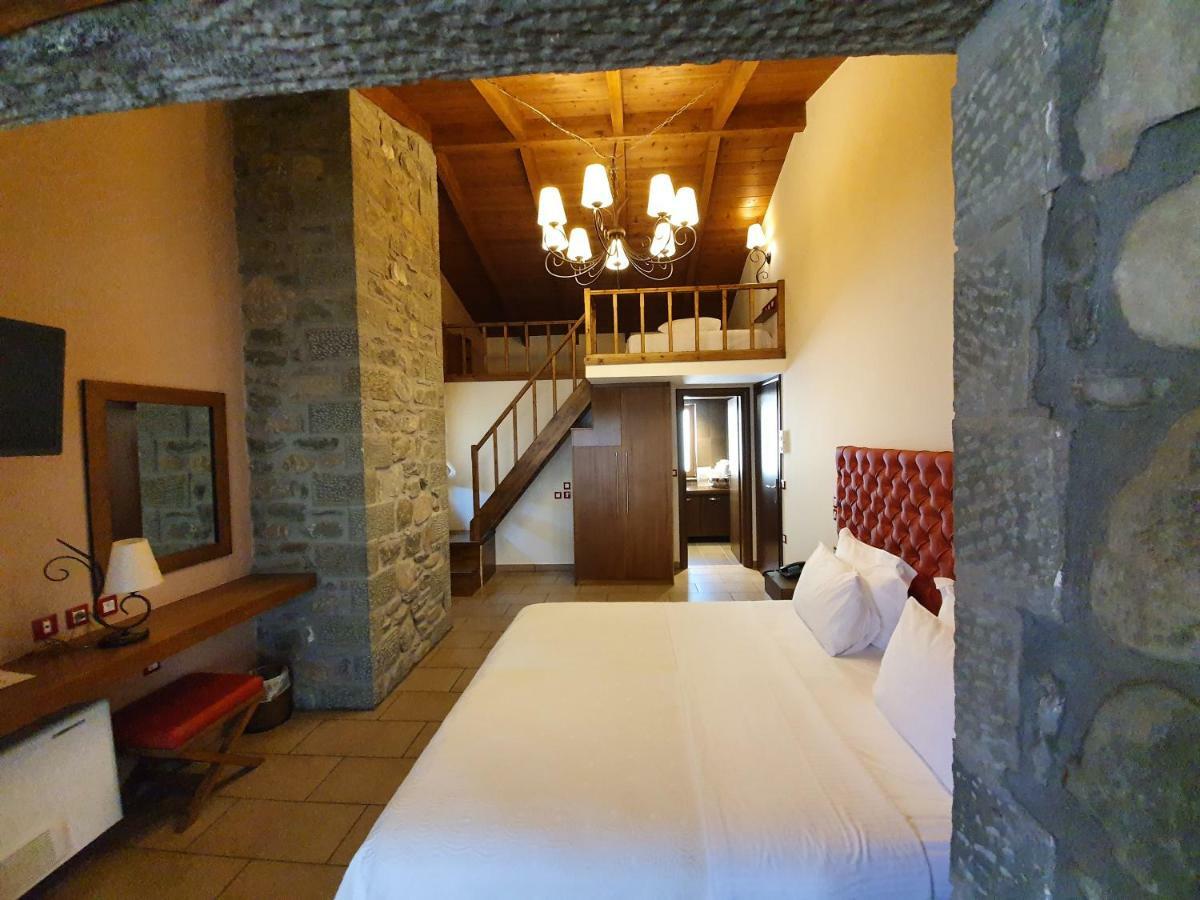 The View Village - Villas Suites & Spa Karpenísion エクステリア 写真