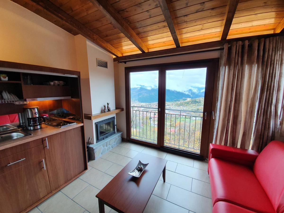 The View Village - Villas Suites & Spa Karpenísion エクステリア 写真